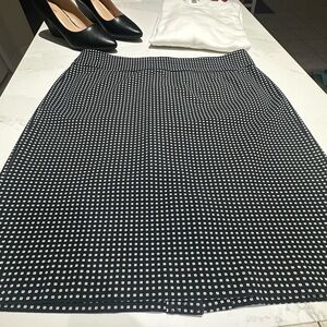 Banana Republic Black and White Patterned Skirt